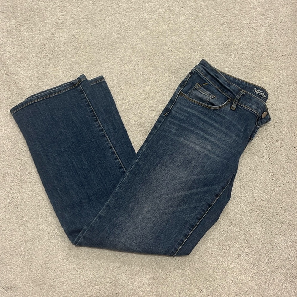 Low rise bootcut blue jeans